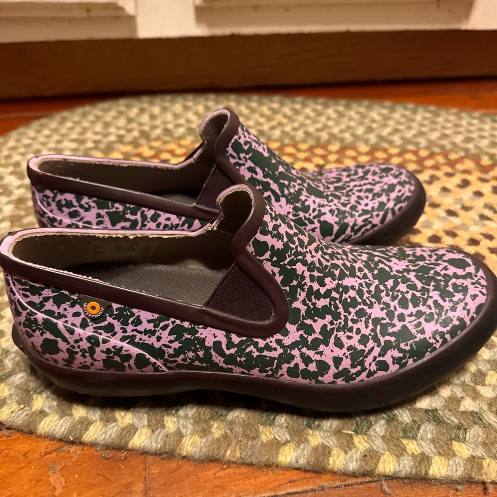 BOGS Women's Patch Slip-on-Spotty Rain Shoes size 9